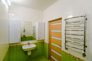 Гостевой дом Путь к солнцу Саки Семейный люкс с балконом-11