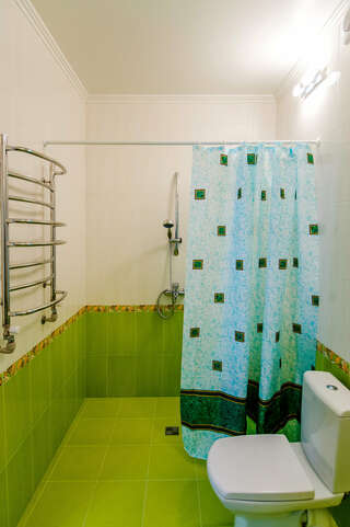 Гостевой дом Путь к солнцу Саки Семейный люкс с балконом-10