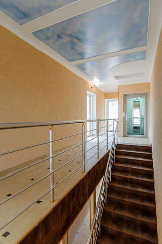 Гостевой дом Путь к солнцу Саки Семейный люкс с балконом-3