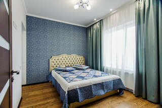 Гостевой дом Путь к солнцу Саки Семейный люкс с балконом-9